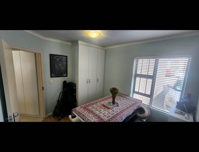 2 BEDROOM PROPERTY TO RENT IN BURGUNDY ESTATE